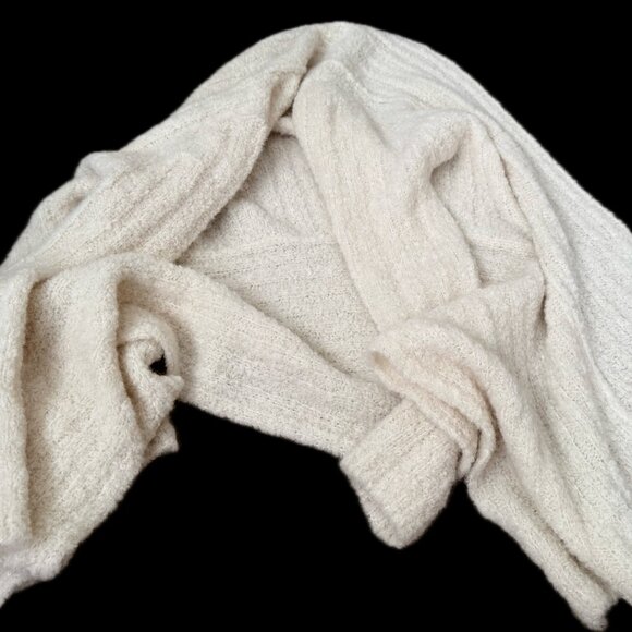 Classic Alpaca Wool Sweater - Size Large - Cream/Off-White - Soft & Warm! - Picture 2 of 2